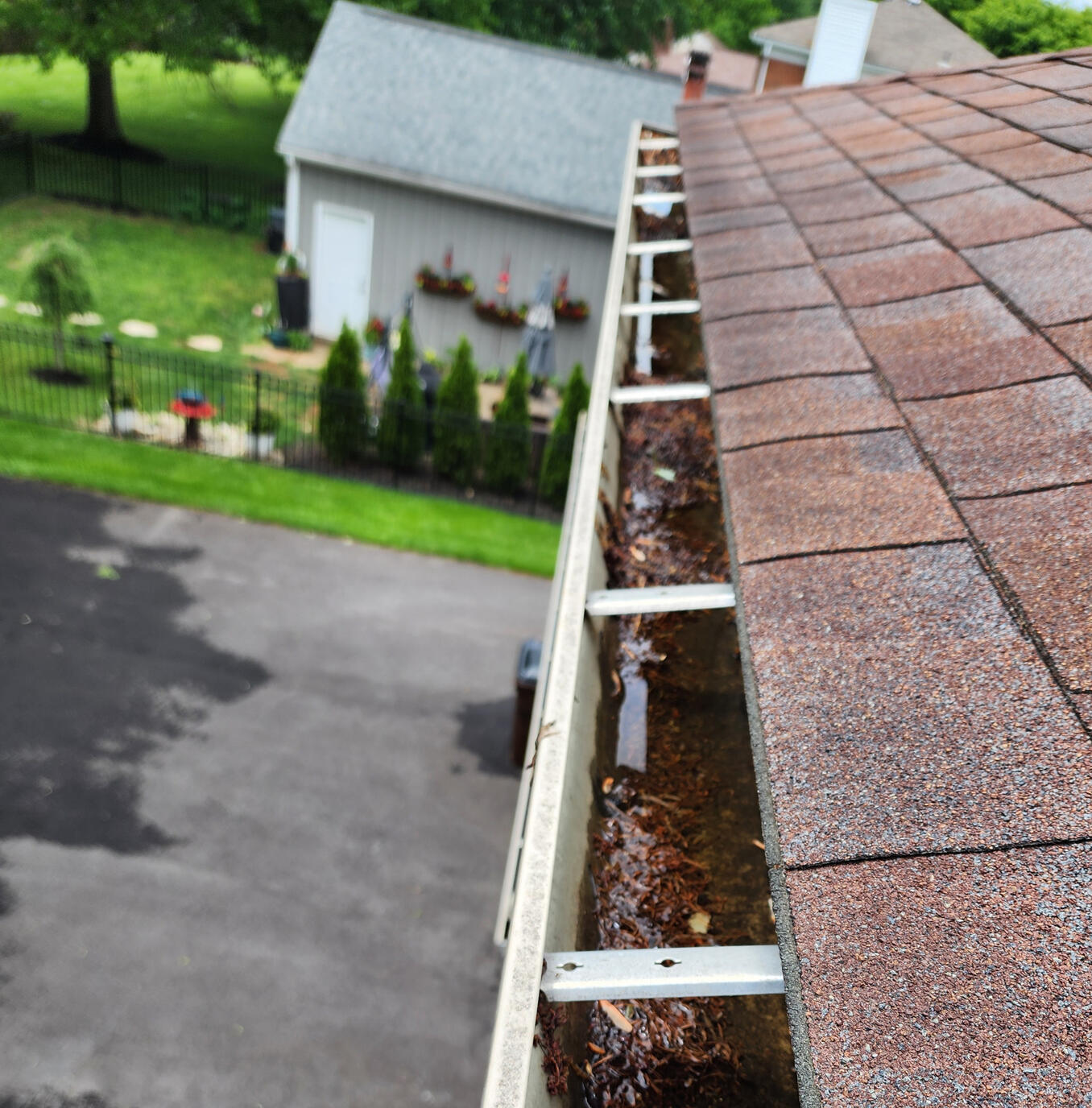 Roof repair contractor Roof repair contractor in Louisville