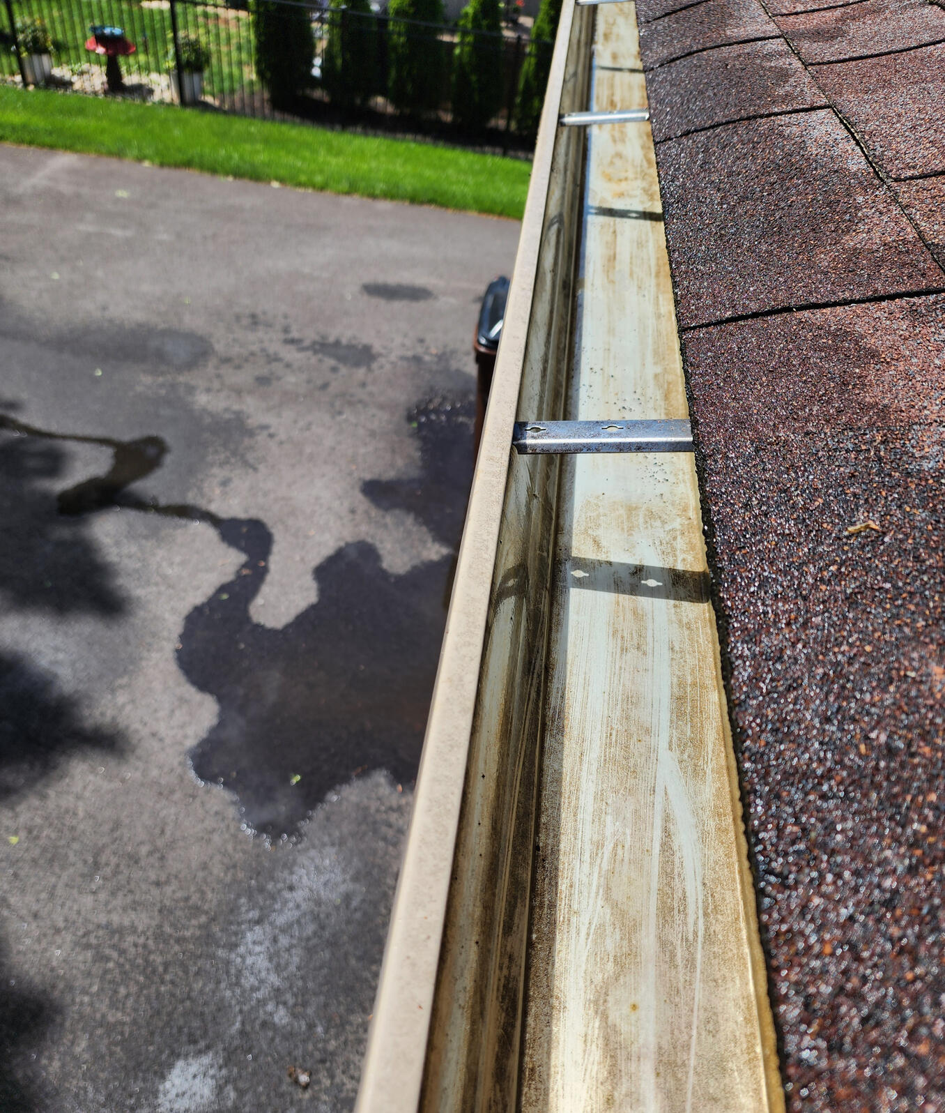 Roof repair contractor Roof repair contractor in Louisville